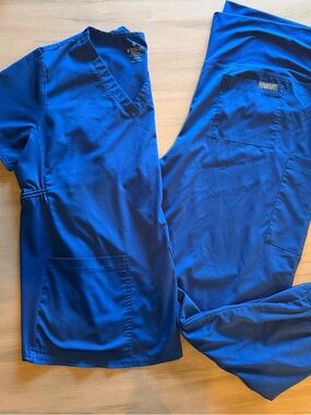 Med Couture Maternity Sapphire Blue V-Neck Scrub Top L & Jogger Pant XL Set
